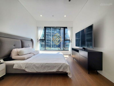 The River Thủ Thiêm, Vietnam  The River Thủ Thiêm, Vietnam