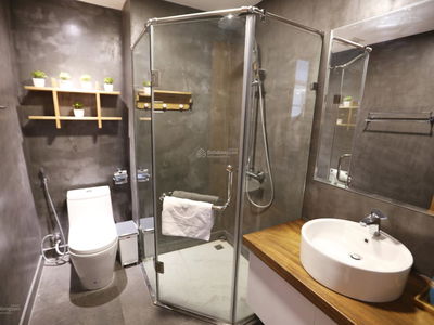 D’. Le Roi Soleil, Vietnam D’. Le Roi Soleil, Vietnam