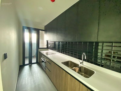 De La Sol, Vietnam  De La Sol, Vietnam