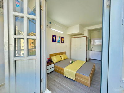 Huynh Thuc Khang Street, Vietnam  Huynh Thuc Khang Street, Vietnam