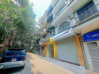 Gehäuse In Hanoi, Vietnam Gehäuse In Hanoi, Vietnam