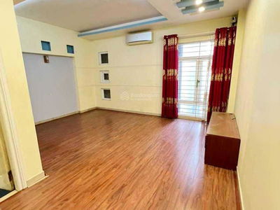 Gehäuse In Hanoi, Vietnam Gehäuse In Hanoi, Vietnam