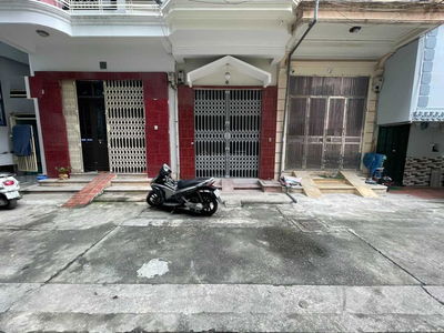 Gehäuse In Hanoi, Vietnam Gehäuse In Hanoi, Vietnam