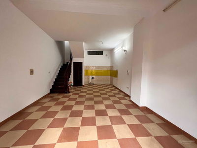 Gehäuse In Hanoi, Vietnam Gehäuse In Hanoi, Vietnam