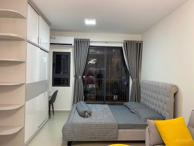 Topaz Twins, Vietnam Topaz Twins, Vietnam